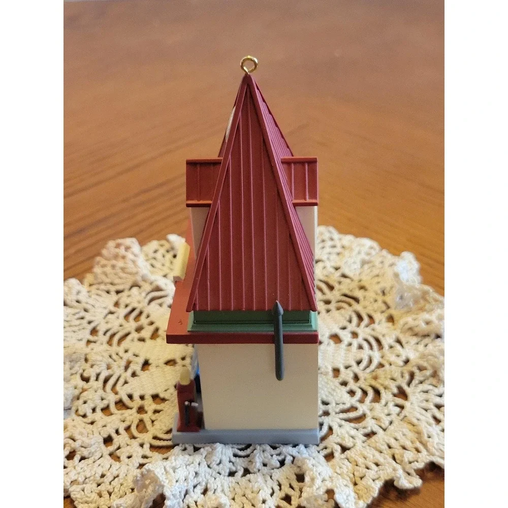 Hallmark keepsake ornament